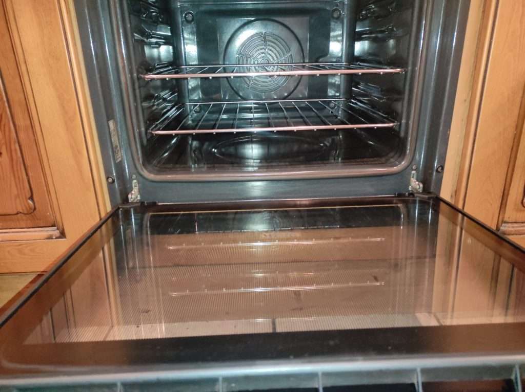PROFESSIONAL OVEN CLEANING