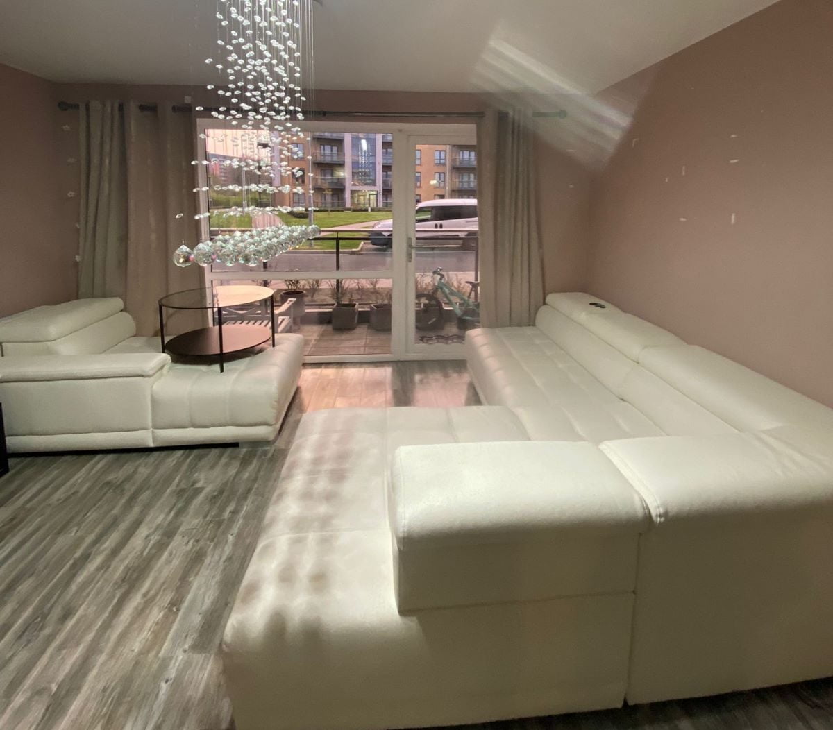 Friendly and ready cleaning service wherever you are