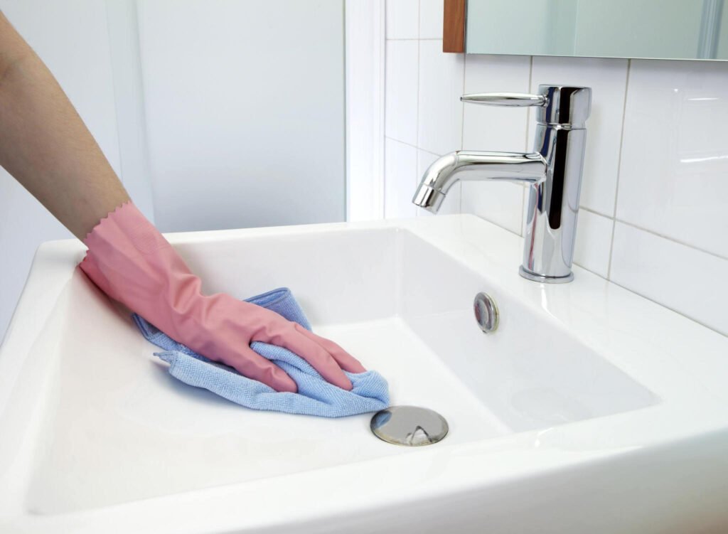Why Choose Our Professional Bathroom Cleaning Services