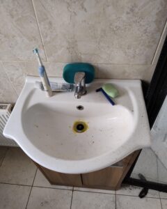 cleaning limescale from toilet